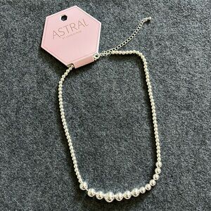 Astral necklace‎